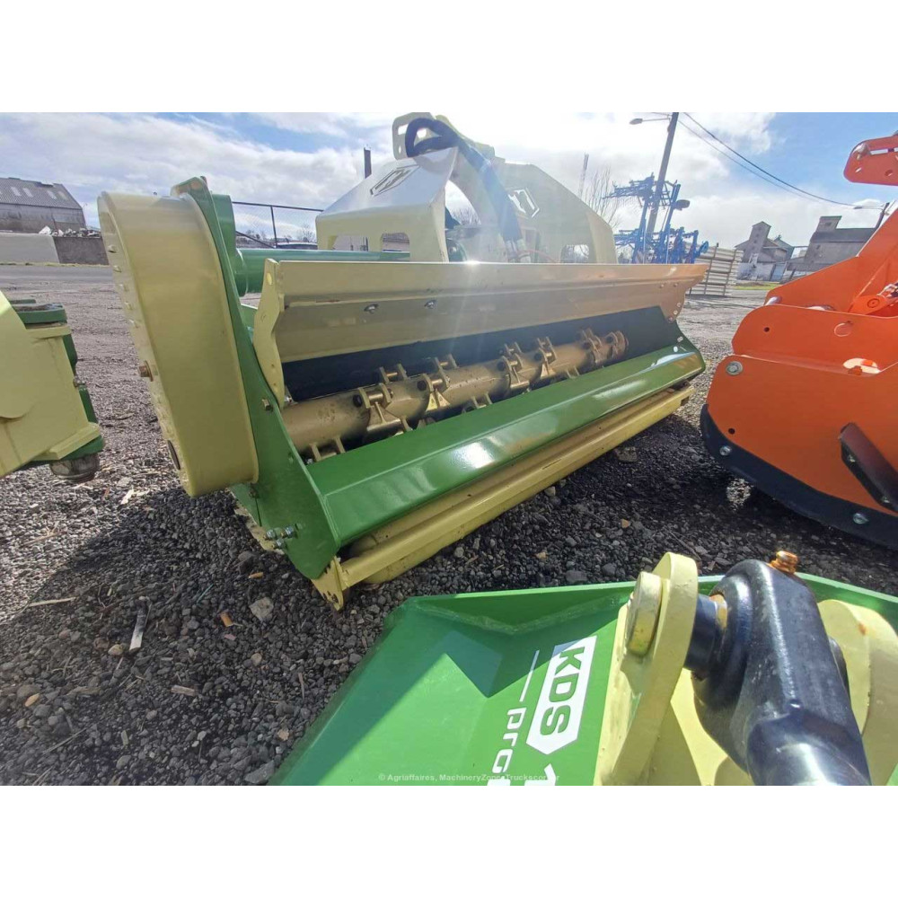 Мульчирователь садовый навесной 1.55 м гидросмещение, откр. крышка Stark KMH 155 + Profi